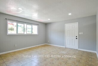 5956 Streamview Dr in San Diego, CA - Building Photo - Building Photo