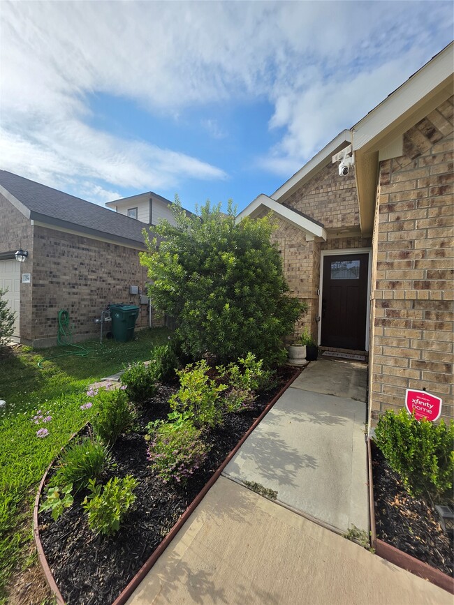 property at 1942 Barrett Gables Dr