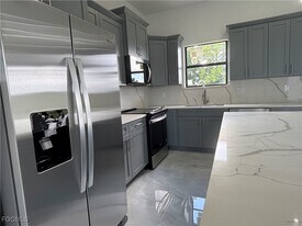 358 Charwood Ave S in Lehigh Acres, FL - Building Photo