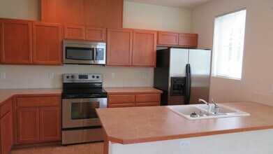 2320 Simmons St in Dupont, WA - Building Photo - Building Photo