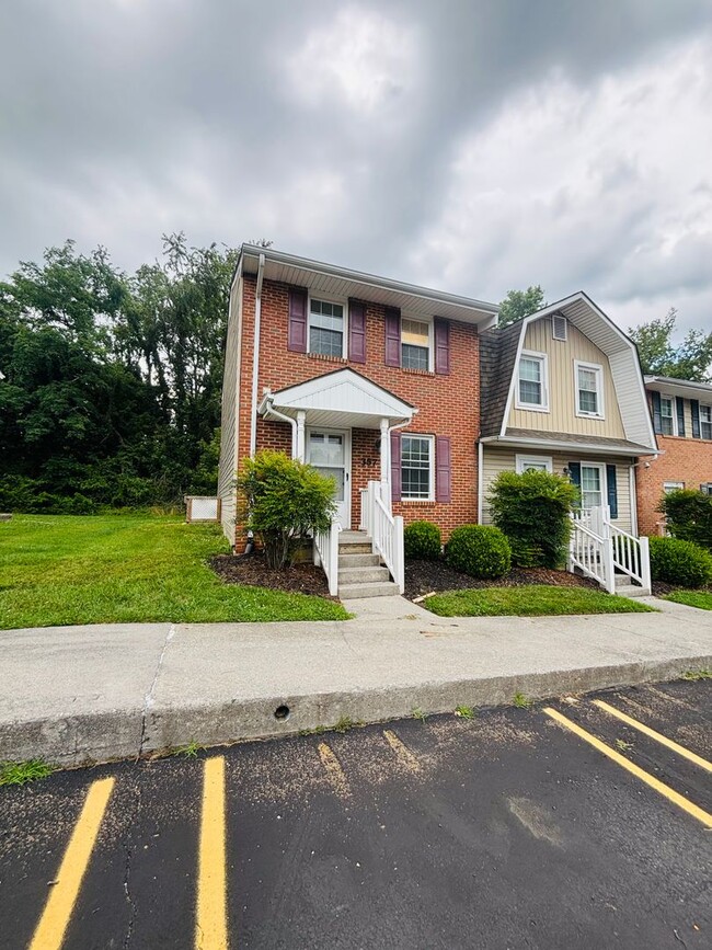 357 New Kent Rd in Blacksburg, VA - Building Photo - Building Photo