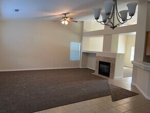 4922 Vista Del Mar Ave in Bakersfield, CA - Building Photo - Building Photo