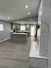 19110 Annalee Ave in Carson, CA - Foto de edificio - Building Photo