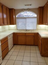 881 Cally Ct in Redding, CA - Building Photo - Building Photo