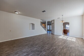 21226 Villa Valencia in San Antonio, TX - Foto de edificio - Building Photo
