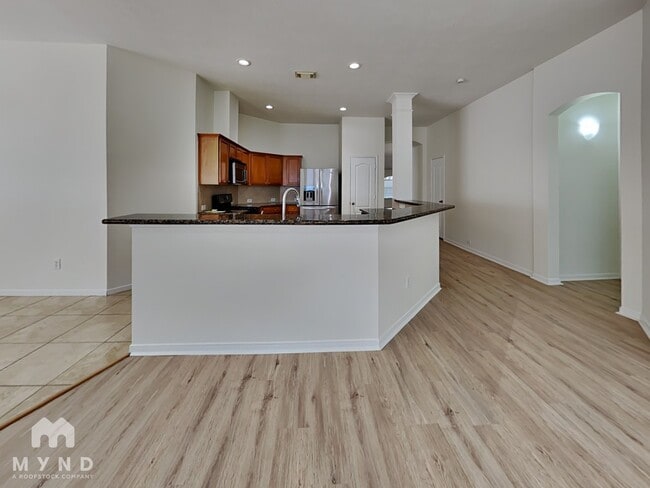 19215 Mustang Pointe Ln, Unit UPH-00 in Richmond, TX - Foto de edificio - Building Photo