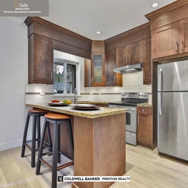 1430 Bewicke Av in North Vancouver, BC - Building Photo - Building Photo