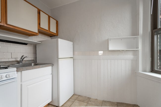 85 Myrtle St, Unit 7 in Boston, MA - Foto de edificio - Building Photo