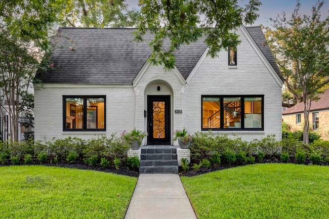 property at 3028 Georgetown St