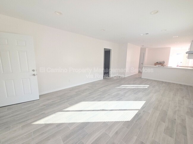 4064 E 60th St in Huntington Park, CA - Building Photo - Building Photo