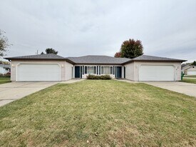 203 Marlboro Ave in Edgerton, WI - Building Photo