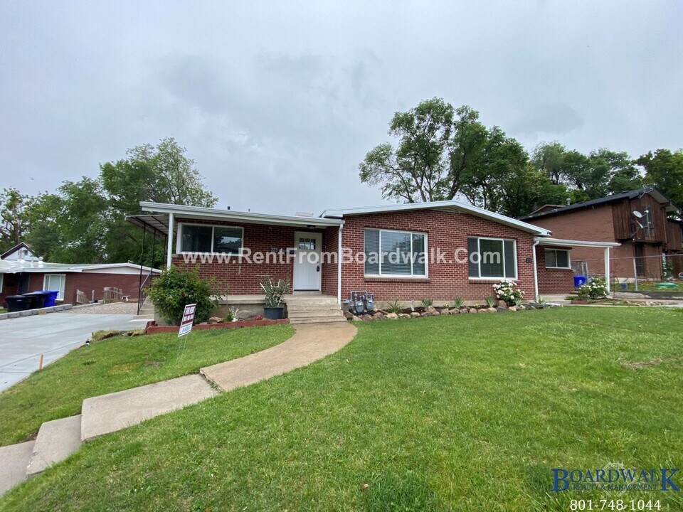 223 E Mill St S, Unit 223 E Mill St in Bountiful, UT - Building Photo