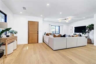 2100 Wendy Way in Manhattan Beach, CA - Building Photo - Building Photo