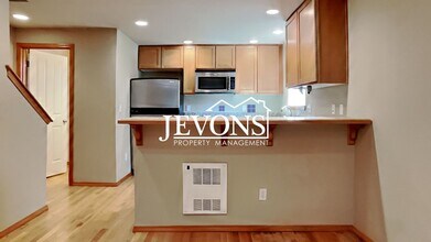13721 Greenwood Ave N in Seattle, WA - Building Photo - Building Photo