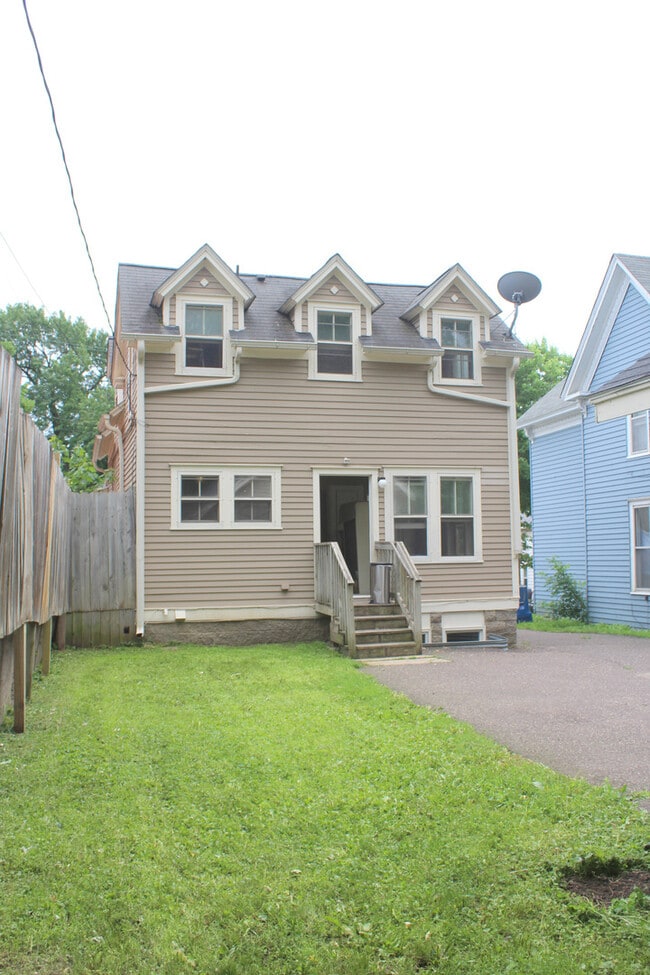 695 Conway St in St. Paul, MN - Building Photo - Building Photo