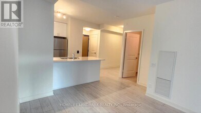 4955 Yonge St in Toronto, ON - Building Photo - Building Photo