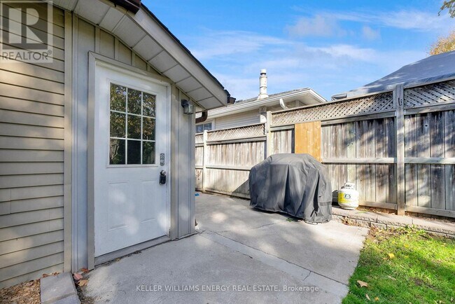 1137 Norman Crescent in Oshawa, ON - Building Photo - Building Photo