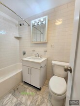 304 E 49th St in New York, NY - Building Photo - Building Photo