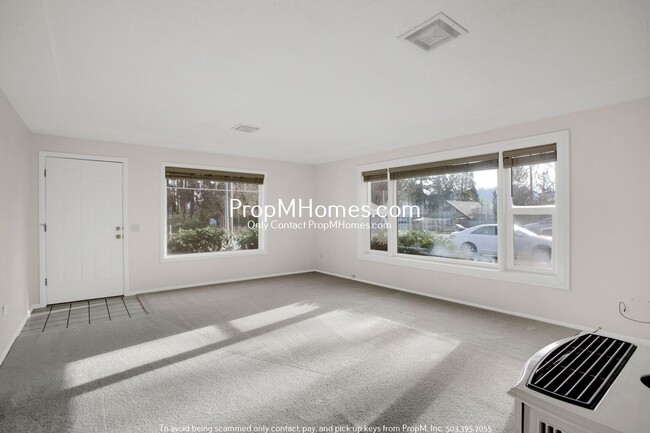 1548 8th St in West Linn, OR - Building Photo - Building Photo