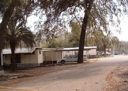 Oaks Mobile Home Park in Jacksonville, FL - Foto de edificio