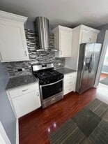 114 Washington Ter in Waukegan, IL - Building Photo