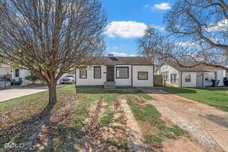 2400 Broadway Dr in Bossier City, LA - Building Photo - Building Photo