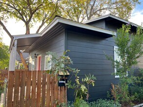 611 Nelray Blvd in Austin, TX - Building Photo - Building Photo