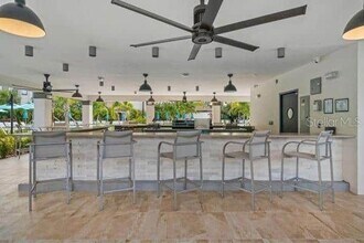 4802 Cayview Ave, Unit 102 in Orlando, FL - Building Photo - Building Photo