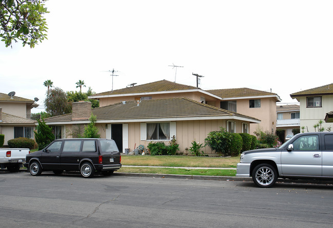 13182 Newport Ave in Garden Grove, CA - Building Photo - Building Photo