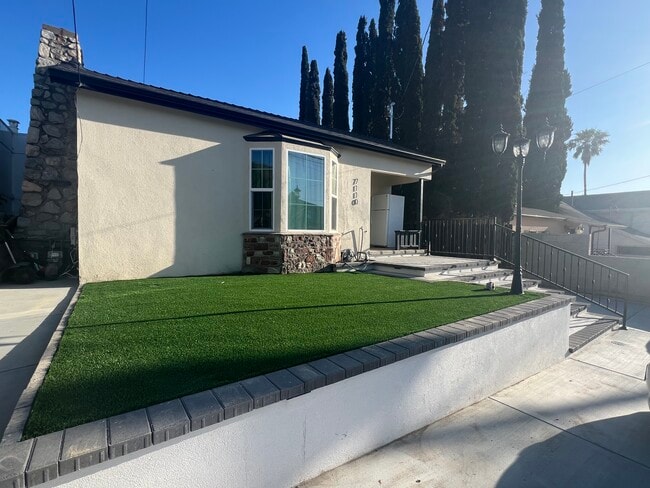 7110 Summitrose St in Tujunga, CA - Building Photo - Building Photo
