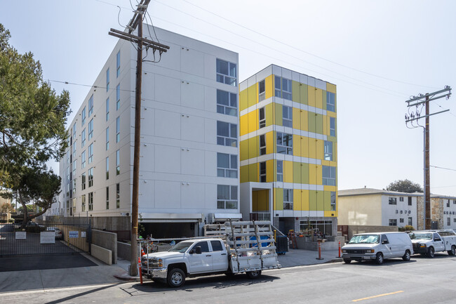 Vista Ballona in Los Angeles, CA - Foto de edificio - Building Photo