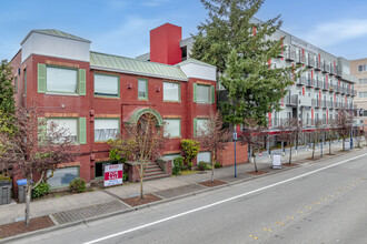 Burwell Apartments in Bremerton, WA - Building Photo - Building Photo