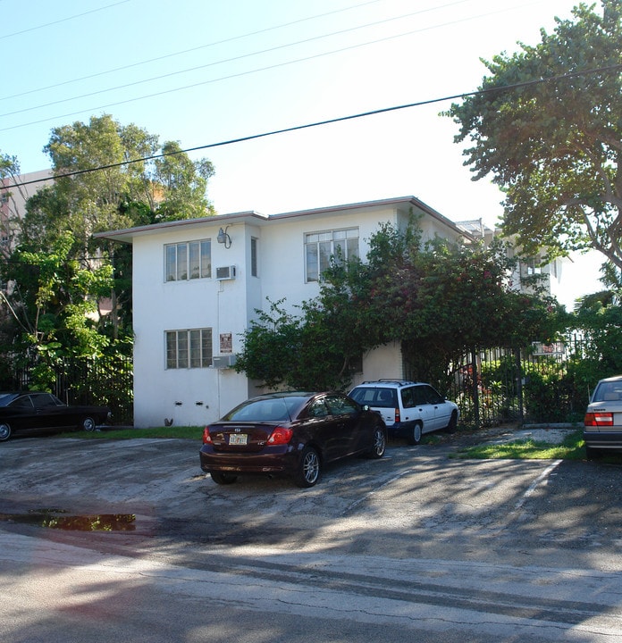 Dunham Apartments in Miami, FL - Foto de edificio