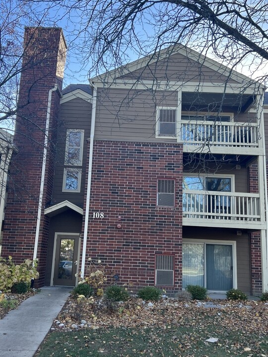 108 Glengarry Dr in Bloomingdale, IL - Building Photo