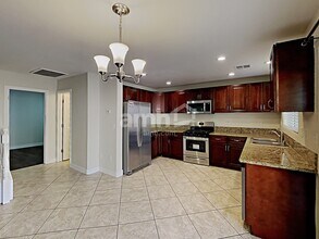 2408 Cockatiel Dr in North Las Vegas, NV - Building Photo - Building Photo