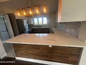 17 Pinewood Ave in West Long Branch, NJ - Building Photo - Building Photo