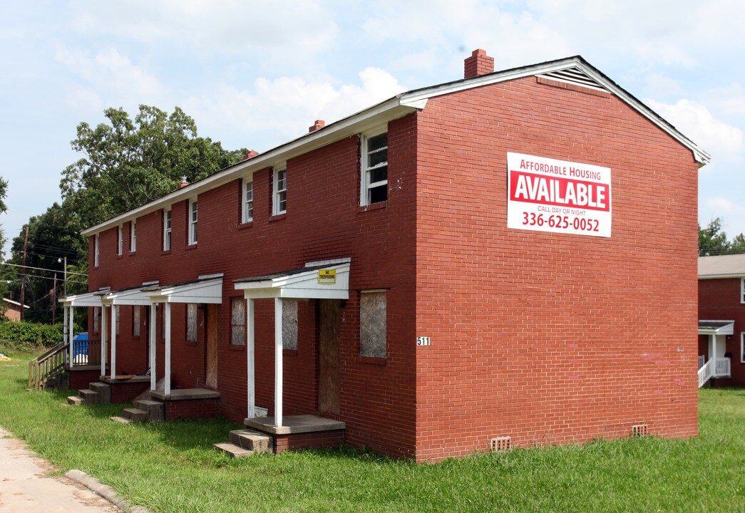 Demolished in High Point, NC - Foto de edificio