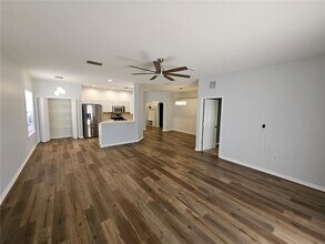 7715 Bristol Park Dr in Apollo Beach, FL - Building Photo - Building Photo