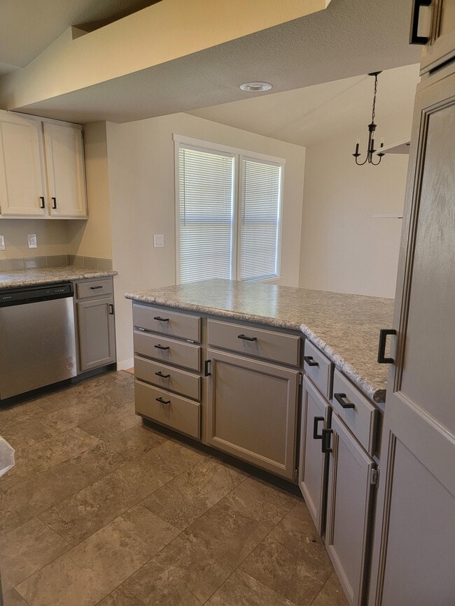 9421 W Susan St in Boise, ID - Foto de edificio - Building Photo