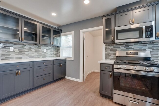 627 W 92nd St in Los Angeles, CA - Building Photo - Building Photo