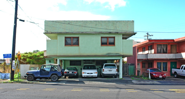 2725 Waialae Ave in Honolulu, HI - Building Photo - Building Photo