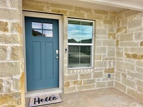 726 Aster Pl in Bastrop, TX - Foto de edificio - Building Photo