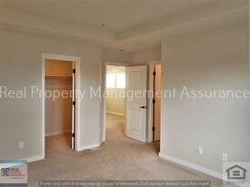 28857 SW Geneva Loop in Wilsonville, OR - Building Photo