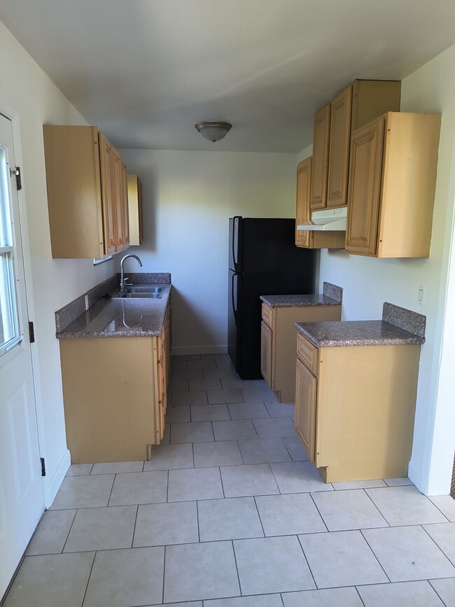 1457 W 219th St, Unit 1457-1/2 in Torrance, CA - Foto de edificio - Building Photo