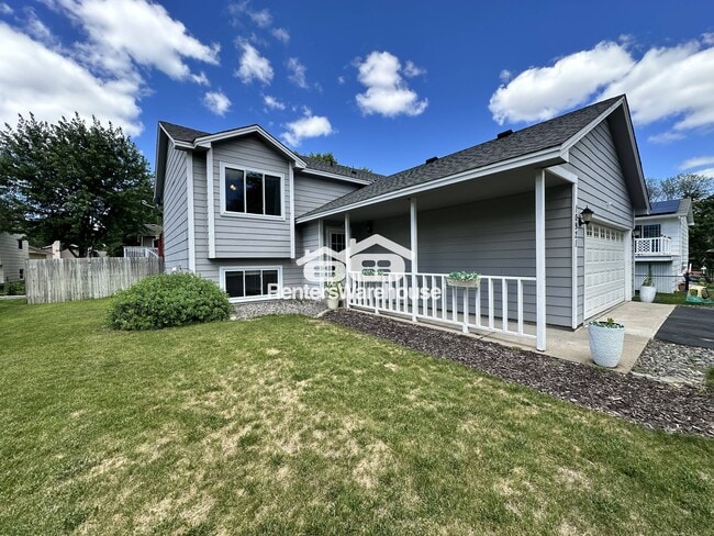 10921 Jersey Ct N in Champlin, MN - Building Photo - Building Photo