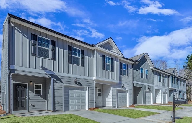 5203 Upper Elm St in Atlanta, GA - Building Photo - Building Photo