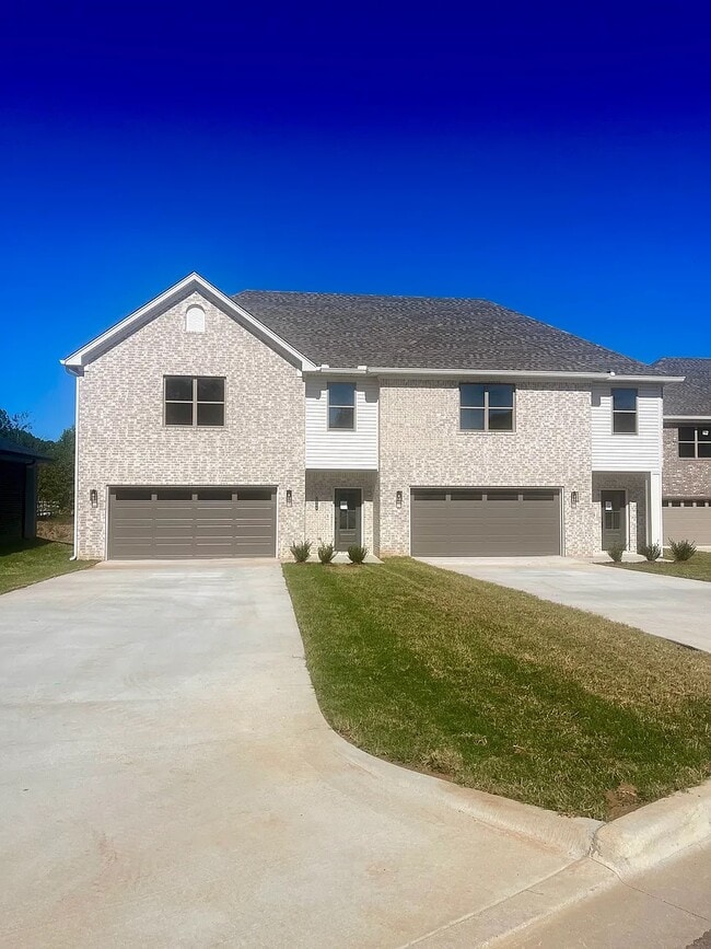 property at 4812 Old Oak Dr