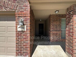 9221 Comanche Ridge Dr in Fort Worth, TX - Building Photo - Building Photo