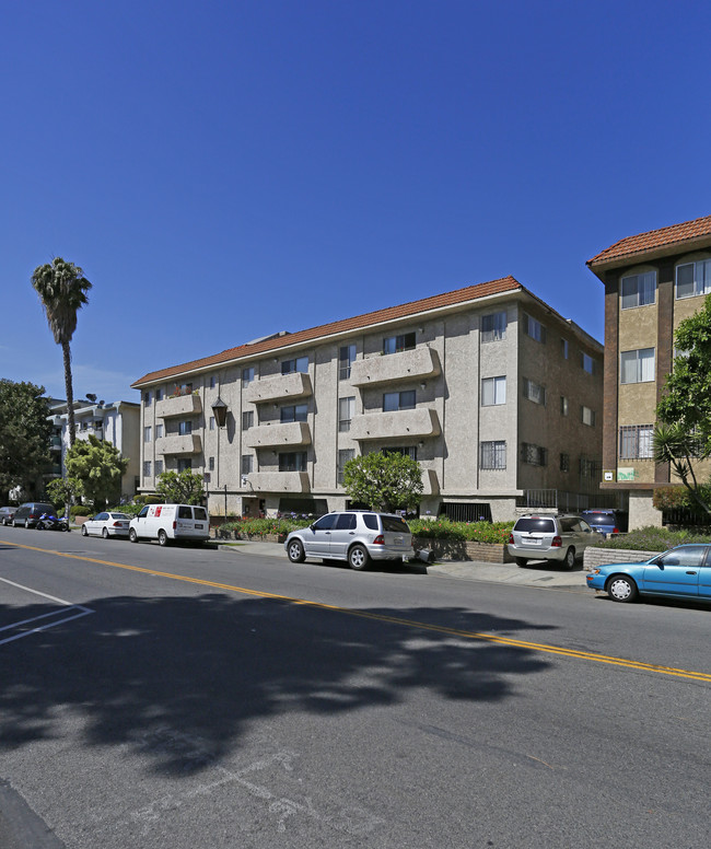 Hobart Apartment in Los Angeles, CA - Foto de edificio - Building Photo