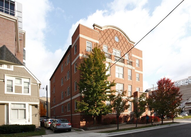 Crawford House in Ann Arbor, MI - Foto de edificio - Building Photo